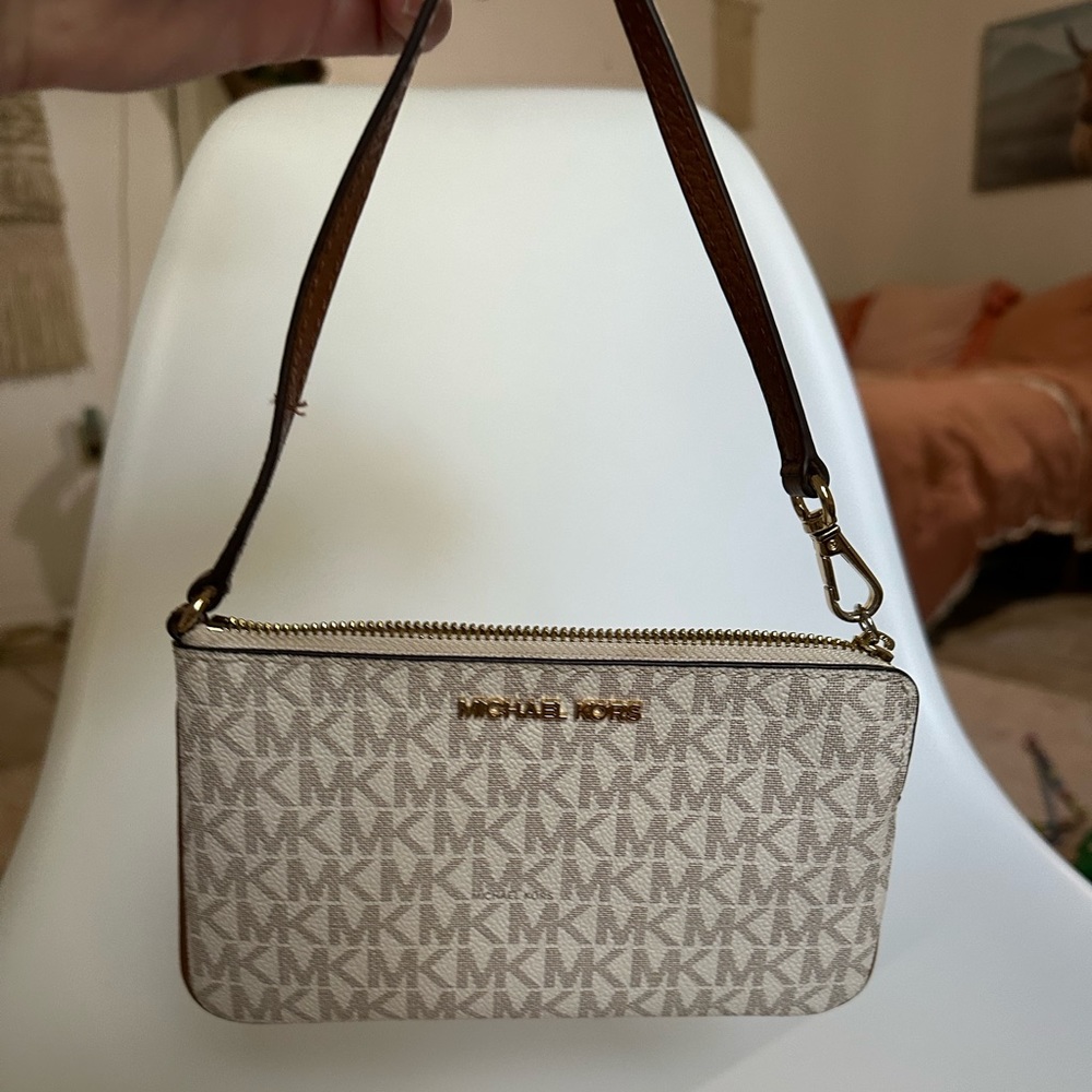 Michael Kors wristlet